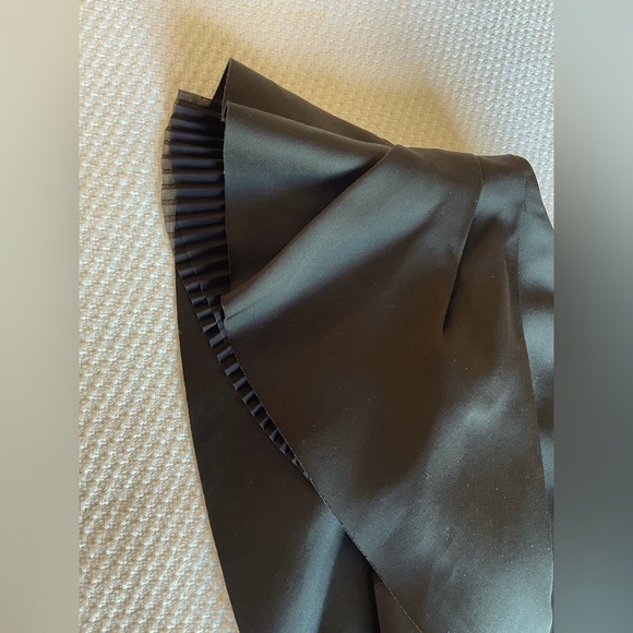 Club Monaco One Shoulder Top - Picture 3 of 4